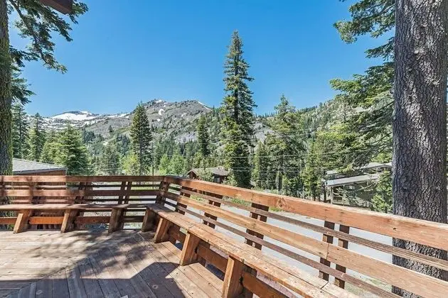 Ev, Birden Çok Yatak (Alpine Meadows Cabin)