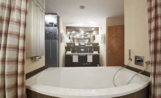 Deluxe Tek Büyük Yataklı Oda, Balkon