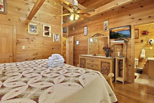 Kulübe (Alpine Ski Lodge)