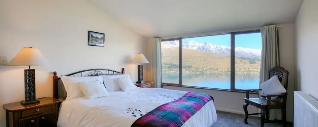 Superior Tek Büyük Yataklı Oda (Kakapo Room)