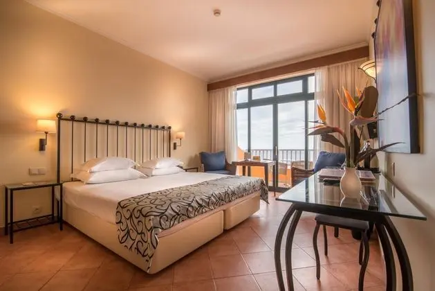 1 Çift Kişilik Veya 2 Tek Kişilik Yatak Sea View