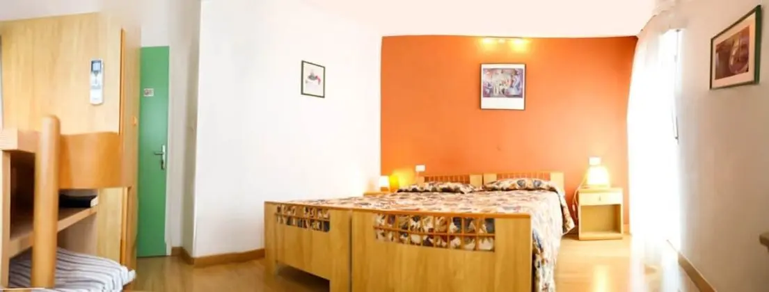 Tek Büyük veya İki Ayrı Yataklı Oda, Balkon