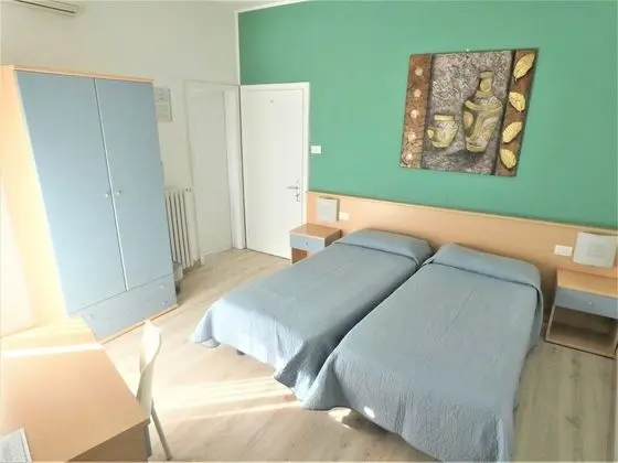 Tek Büyük veya İki Ayrı Yataklı Oda, Balkon