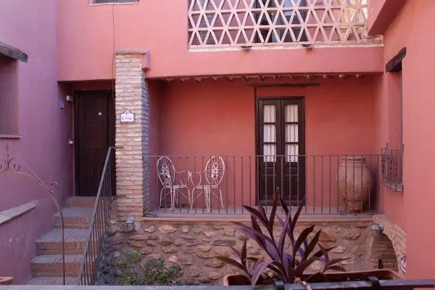 Basic Tek Büyük Yataklı Oda, 1 Çift Kişilik Yatak, Şömine, Avlu Manzaralı