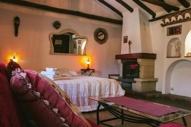 Basic Tek Büyük Yataklı Oda, Şömine, Vadi Manzaralı