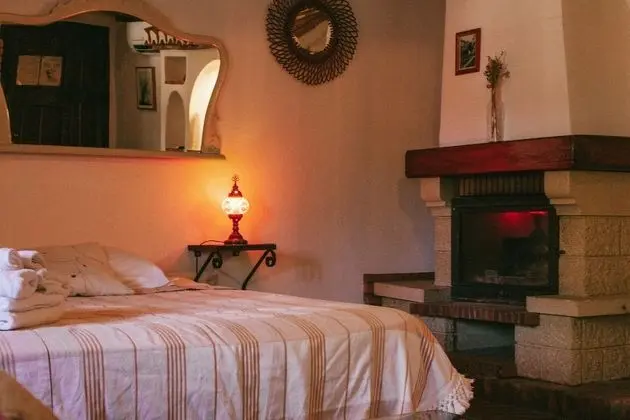 Basic Tek Büyük Yataklı Oda, Şömine, Vadi Manzaralı