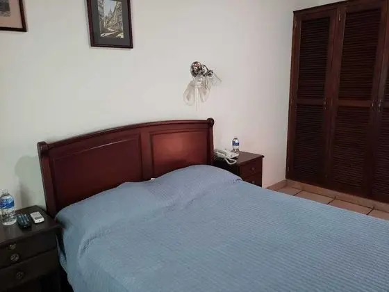 Traditional Tek Büyük Yataklı Oda