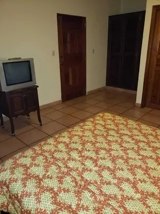 Traditional Tek Büyük Yataklı Oda
