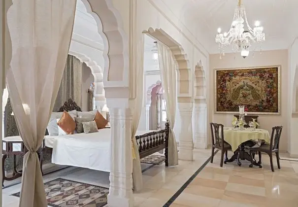 Super Deluxe Room.