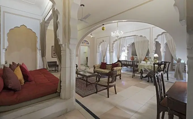 Super Deluxe Room.