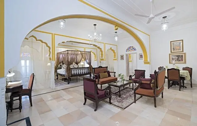Super Deluxe Room.