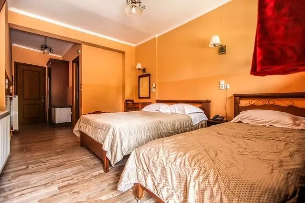Üç Kişilik Oda, Balkon (Meteora View)