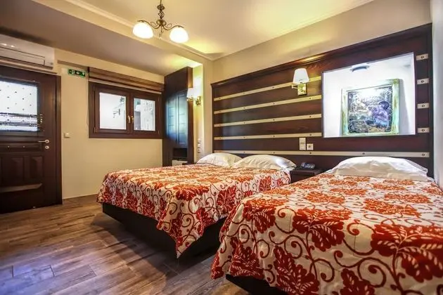 Üç Kişilik Oda, Balkon (Meteora View)