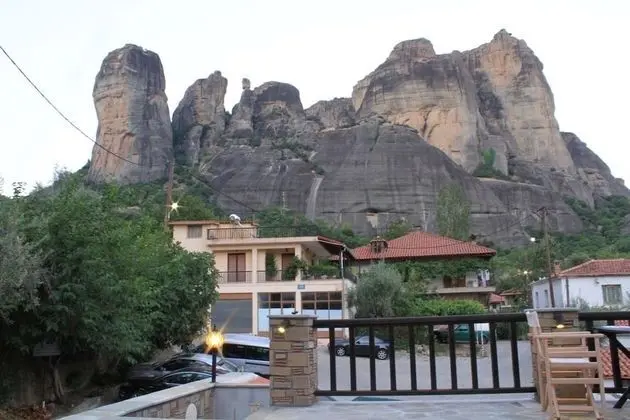 Üç Kişilik Oda, Balkon (Meteora View)