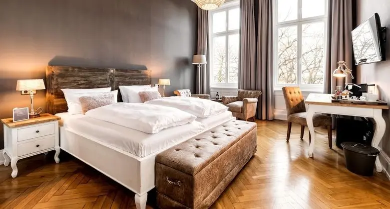 Deluxe Tek Büyük Yataklı Oda, Göl Manzaralı