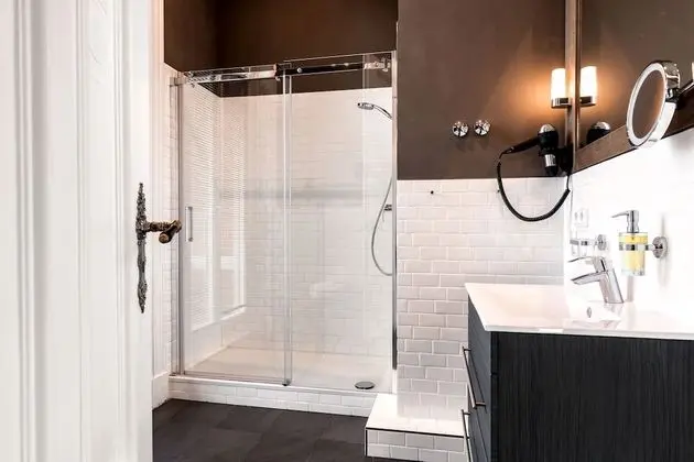 Deluxe Tek Büyük Yataklı Oda, Göl Manzaralı