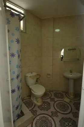 İki Ayrı Yataklı Oda, 2 Tek Kişilik Yatak, Ortak Banyo