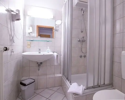 Tek Büyük Yataklı Oda, Balkon