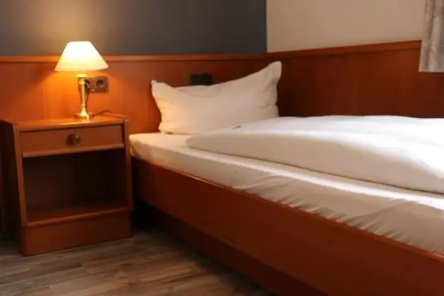 Single Room, Private Bathroom not in room