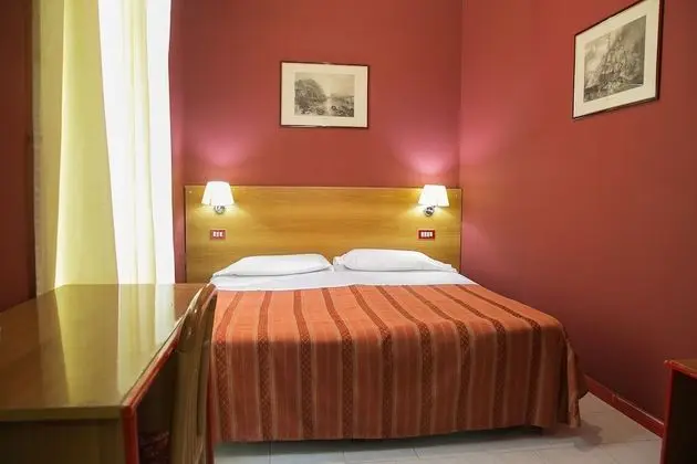 Standard Tek Büyük Yataklı Oda