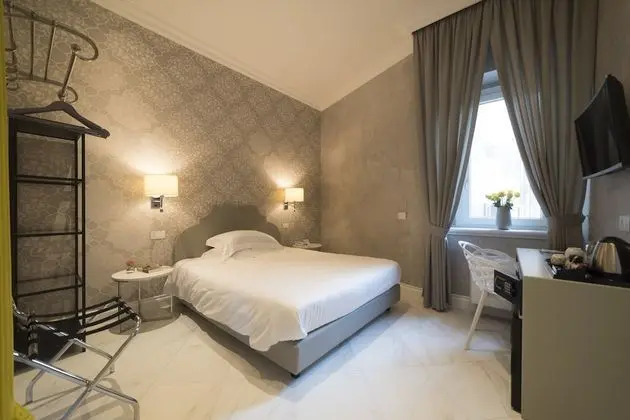 Classic Tek Büyük Yataklı Oda