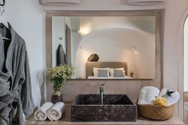 Two Bedroom Villa with Private Outdoor Jacuzzi
