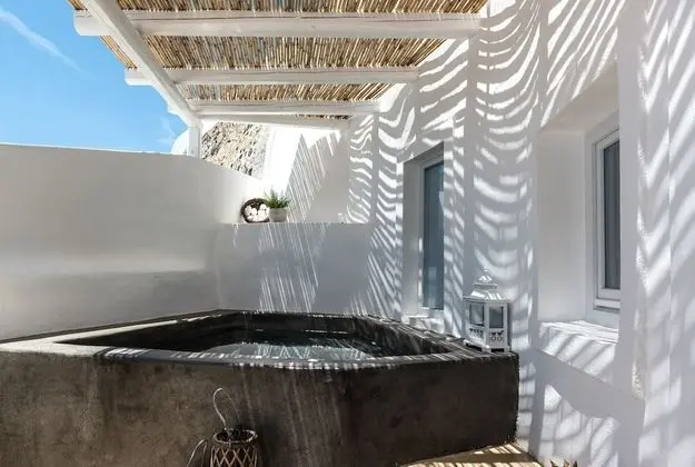 Two Bedroom Villa with Private Outdoor Jacuzzi