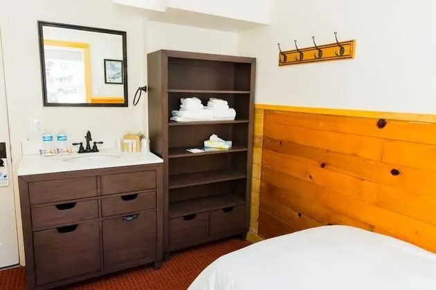 Nordic Room, 2 Twin Beds, Shared Bathroom