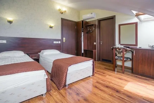 Standard Tek Büyük veya İki Ayrı Yataklı Oda