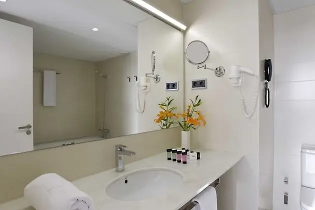 Superior Oda (3 Adults)