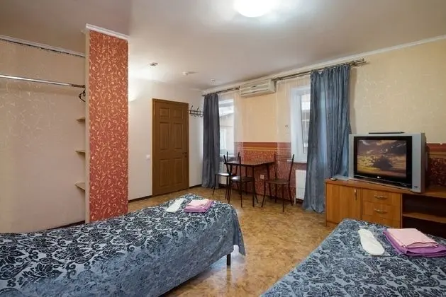 İki Ayrı Yataklı Oda, Ortak Banyo