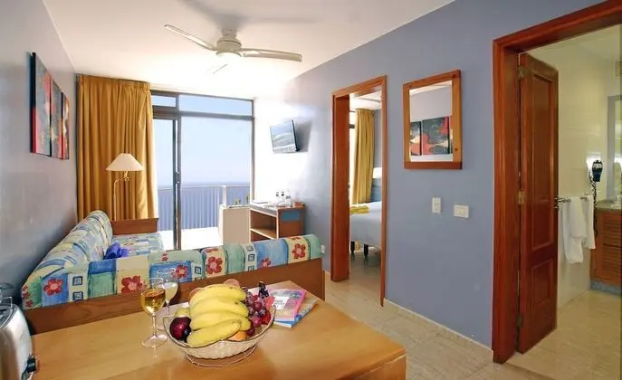 Superior Tek Büyük Yataklı Oda, Balkon, Deniz Manzaralı