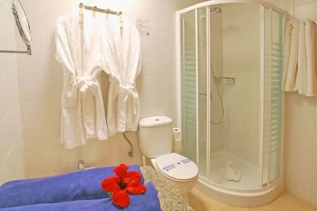 Superior Tek Büyük Yataklı Oda, Balkon, Deniz Manzaralı