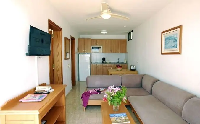 Tek Büyük Yataklı Oda, Balkon, Deniz Manzaralı