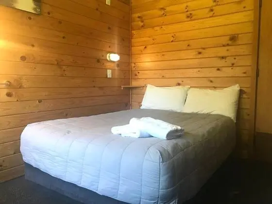 Tek Büyük Yataklı Oda, Ortak Banyo