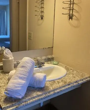 Oda, 2 Çift Kişilik Yatak, Havuz Manzaralı