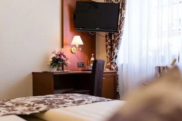 Comfort Tek Büyük Yataklı Oda