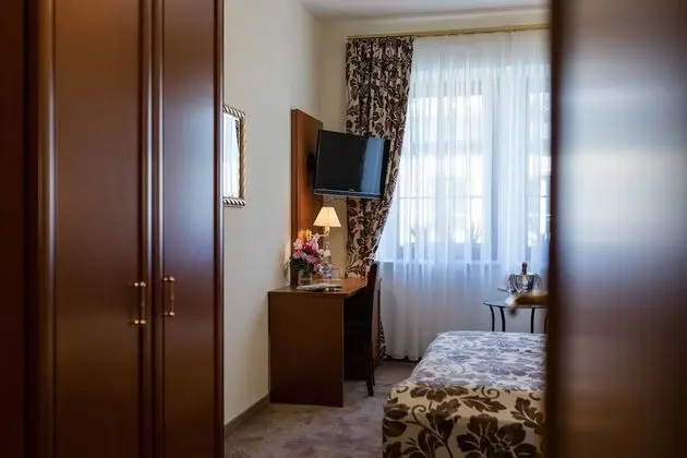 Comfort Tek Büyük Yataklı Oda