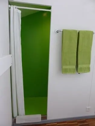 Basic Tek Büyük veya İki Ayrı Yataklı Oda, Banyolu/Duşlu
