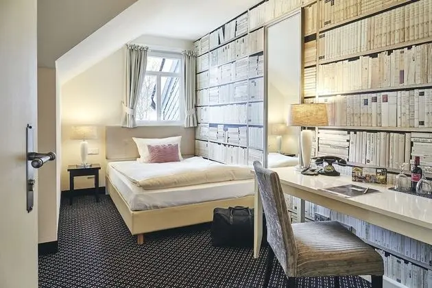 Standard Tek Büyük Yataklı Oda