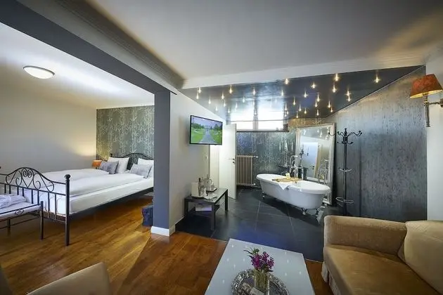 Standard Tek Büyük Yataklı Oda