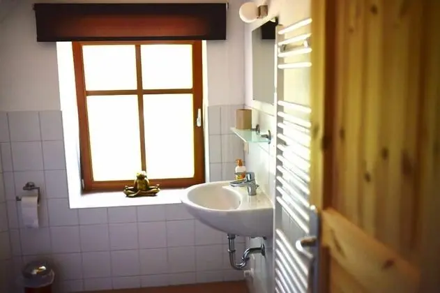 Dört Kişilik Oda, Ortak Banyo