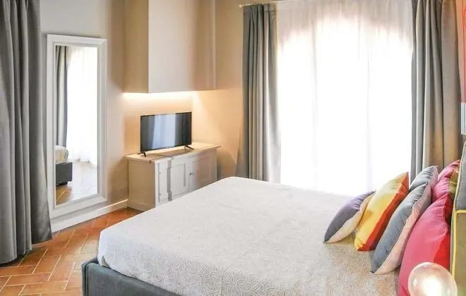 Villa (6 Bedrooms)
