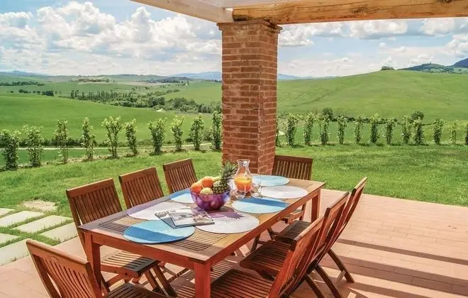 Villa (6 Bedrooms)