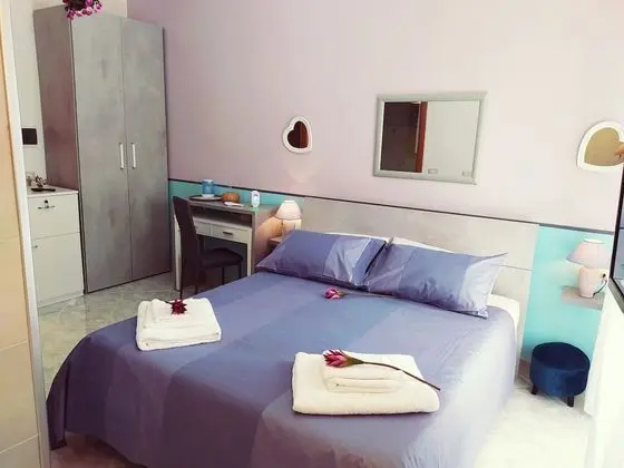 Honeymoon Tek Büyük Yataklı Oda