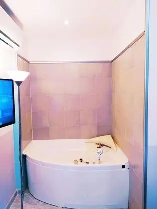 Honeymoon Tek Büyük Yataklı Oda