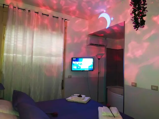 Honeymoon Tek Büyük Yataklı Oda