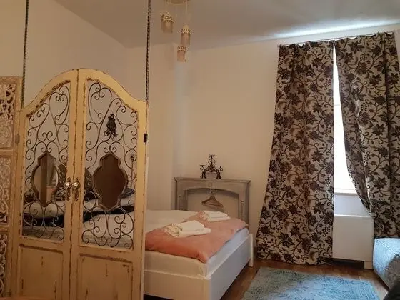 Apartment 2 Bedrooms with Kitchenette