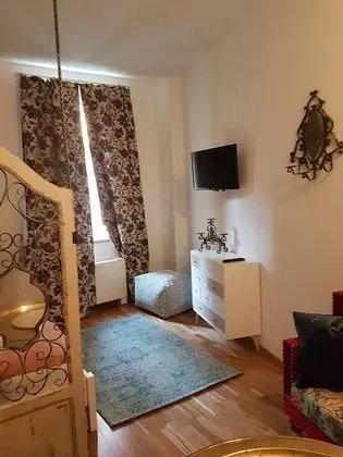 Apartment 2 Bedrooms with Kitchenette