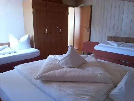 Classic Üç Kişilik Oda